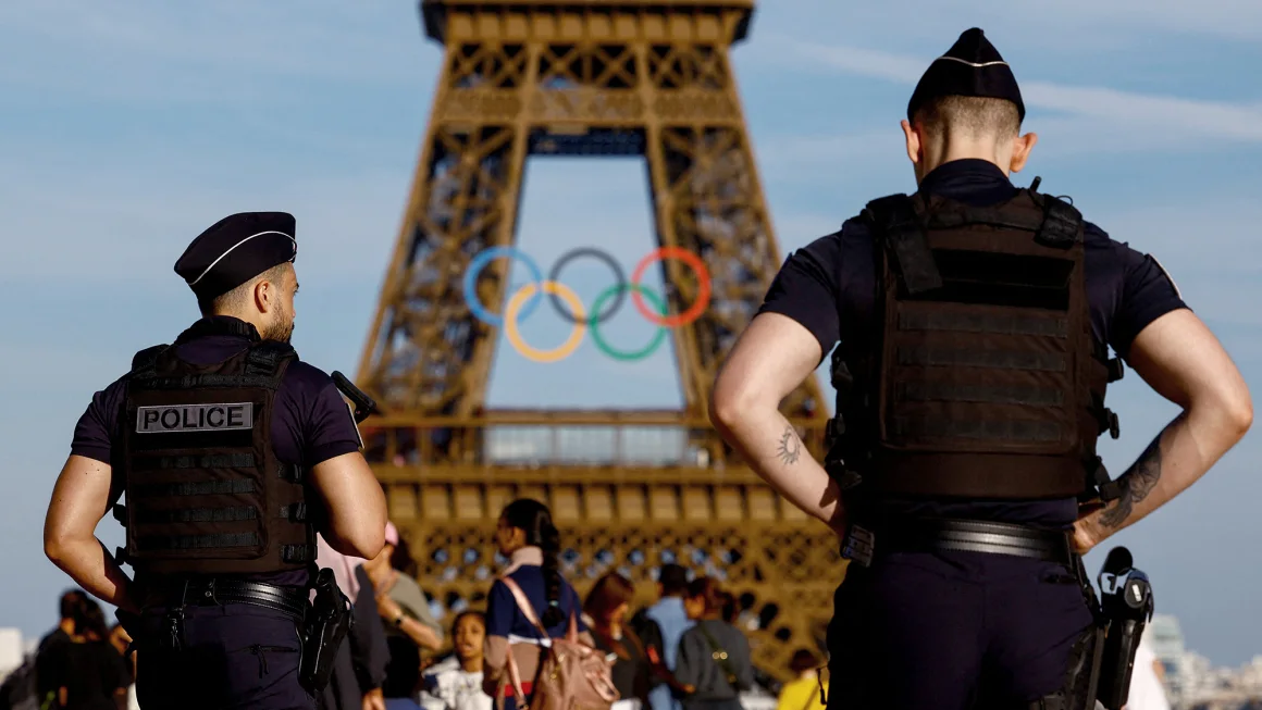Olimpiade menghadapi serangkaian potensi ancaman keamanan yang unik di Paris.