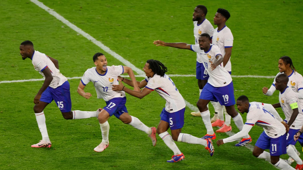 Prancis mencapai semifinal Euro 2024 setelah kemenangan adu penalti atas Portugal