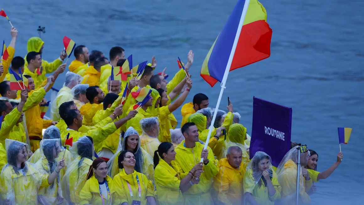 Momen Olimpiade: Pasangan suami istri membuat sejarah sebagai pembawa bendera Rumania