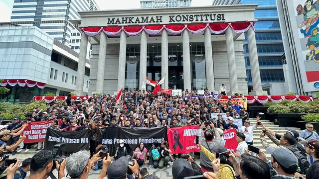 Aksi Demo Mendorong DPR Untuk Batalkan Revisi UU Pilkada