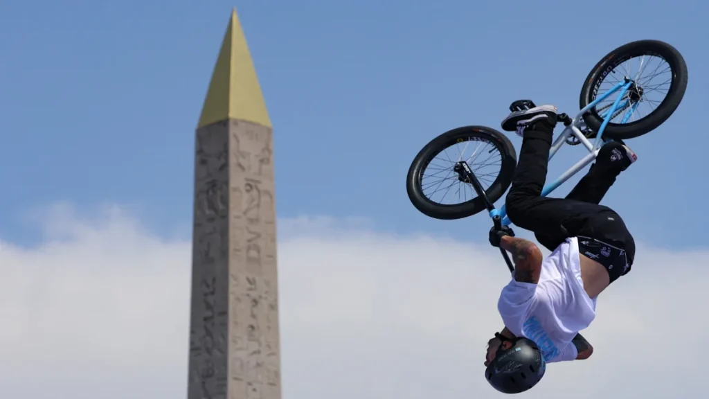 José Torres Gil membuat sejarah BMX untuk Argentina selama di Olimpiade Paris