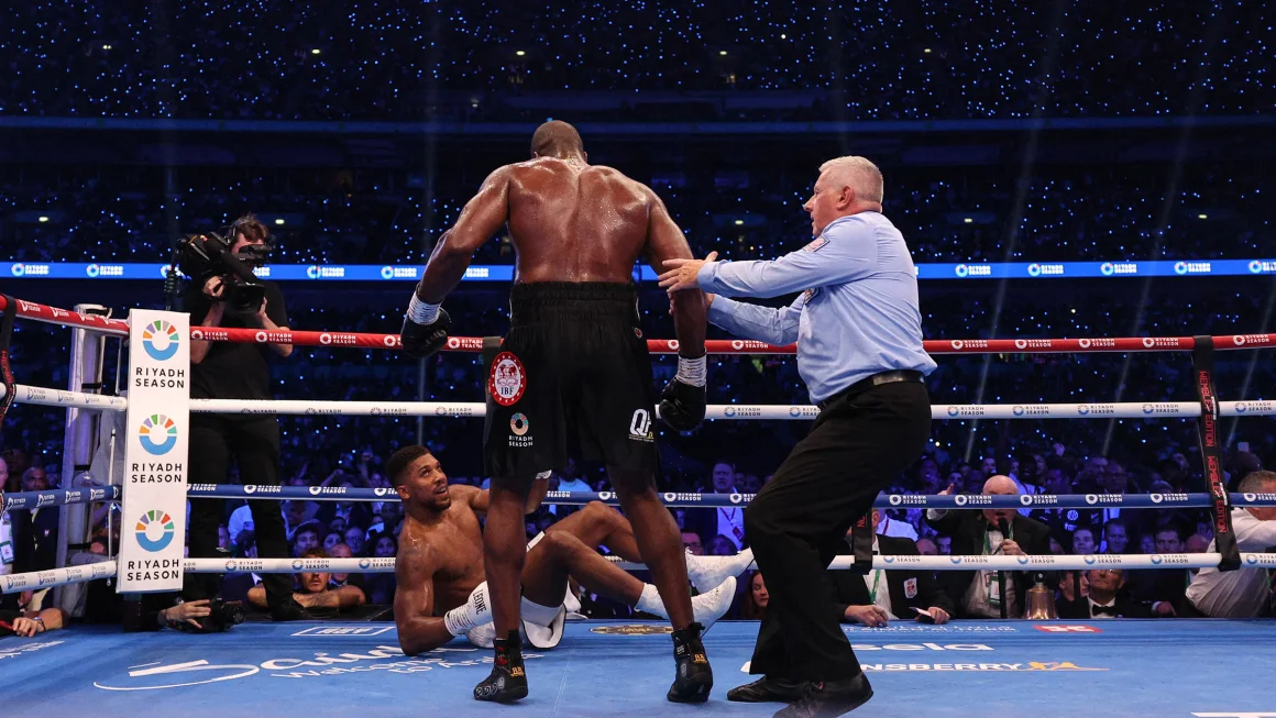 Daniel Dubois mengalahkan Anthony Joshua untuk mengklaim kemenangan