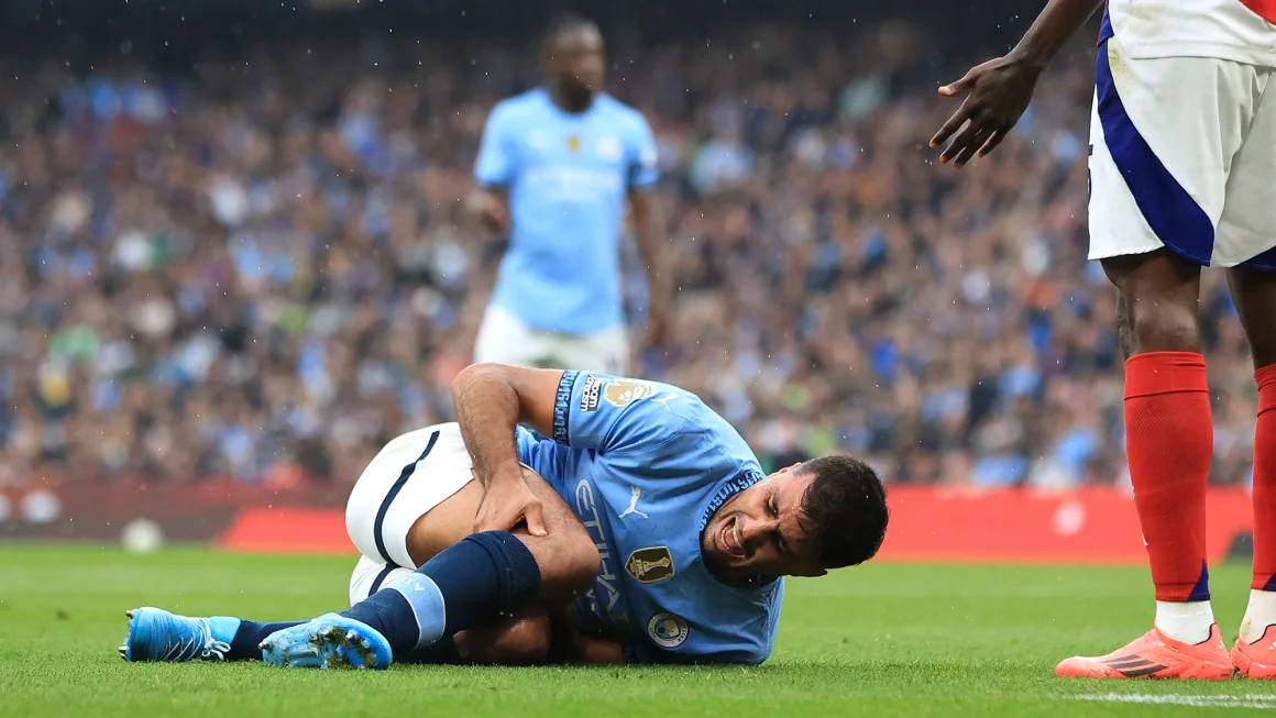 Bintang Manchester City Rodri absen ‘sangat lama’ karena cedera ligamen lutut